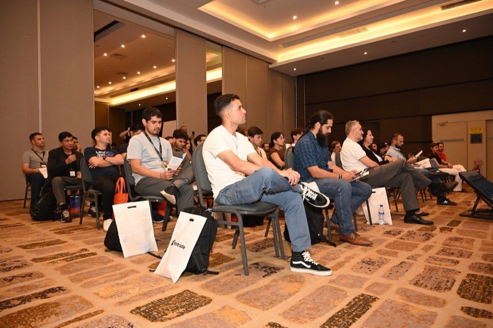 IBs de la red Weltrade en un evento presencial